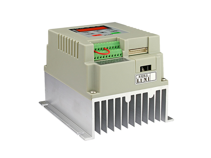 200N單相水泵變頻器，220V供水變頻器，恒壓供水變頻器